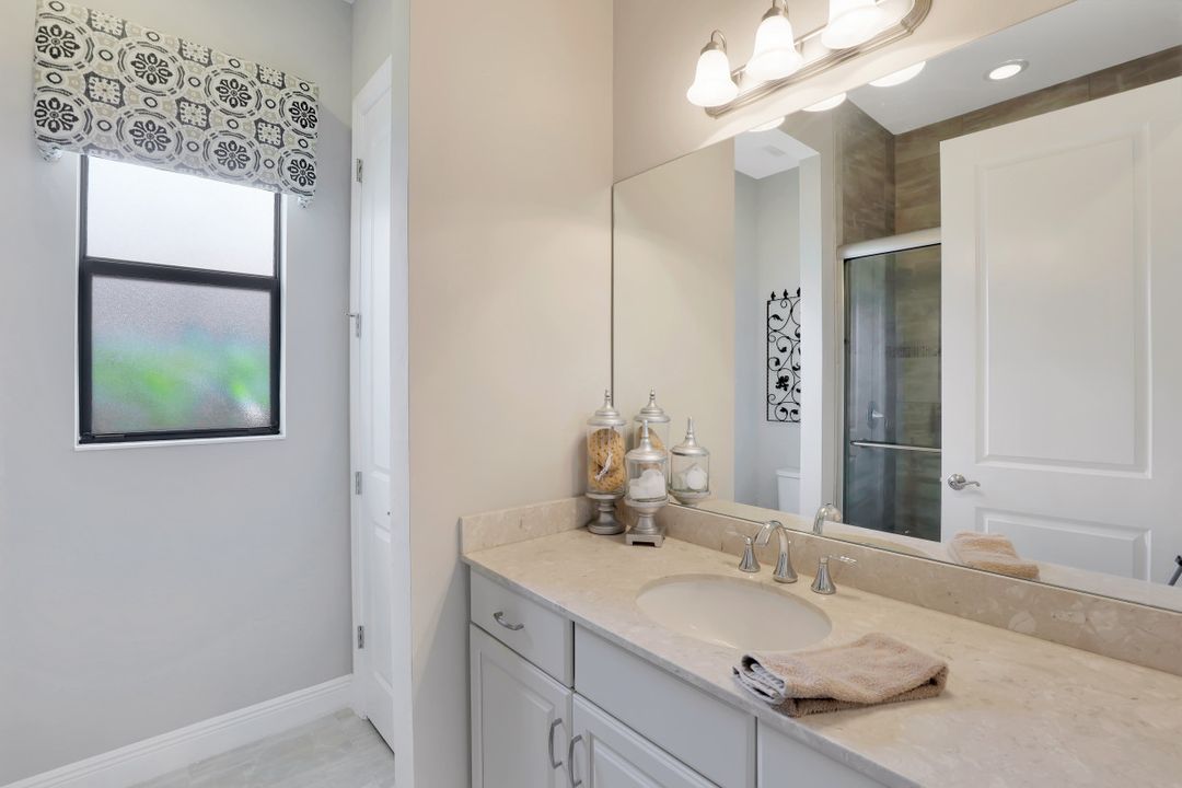 2155 Antigua Ln, Naples, FL 34120