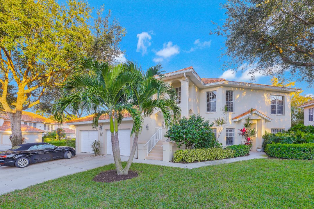 1090 Egrets Walk Cir #202, Naples, FL 34108