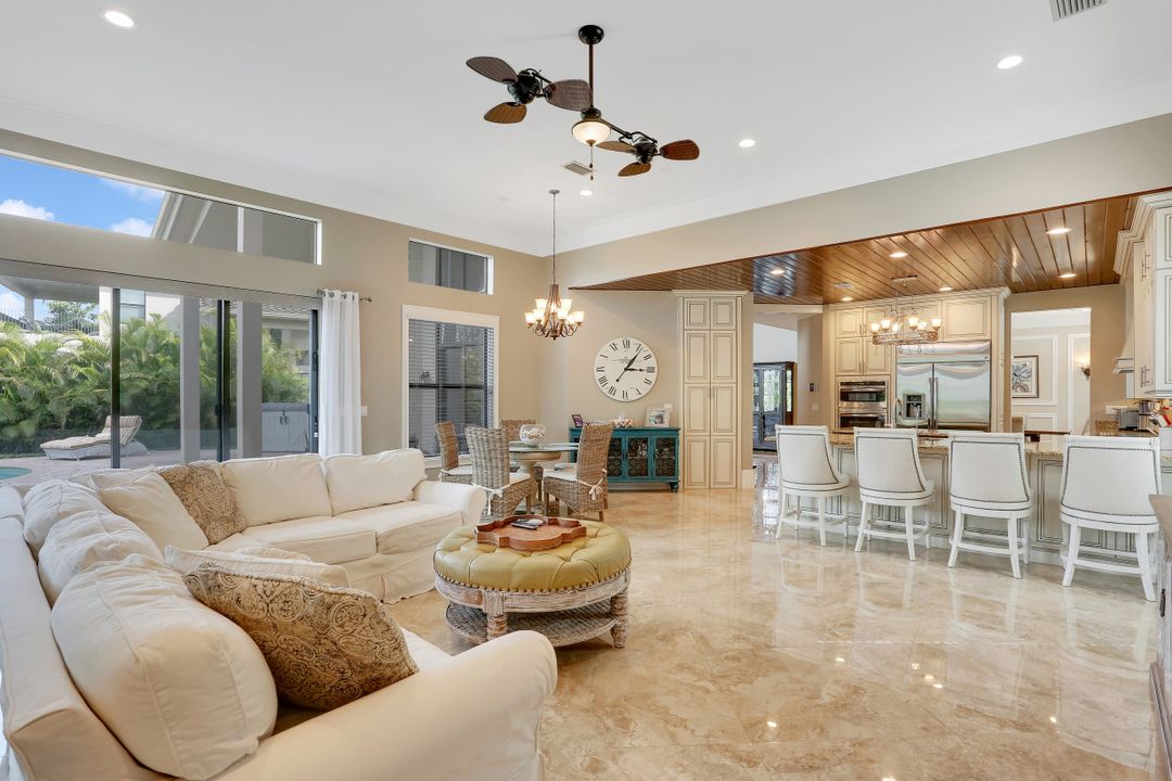 2934 Cinnamon Bay Cir, Naples, FL 34119