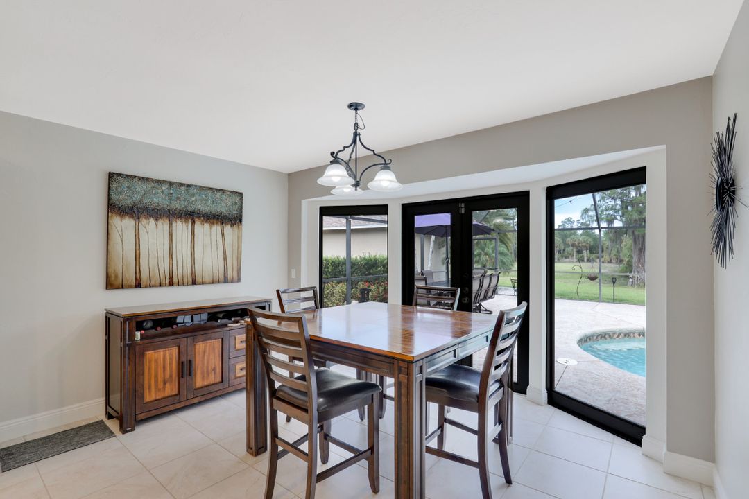 1941 Oakes Blvd, Naples, FL 34119