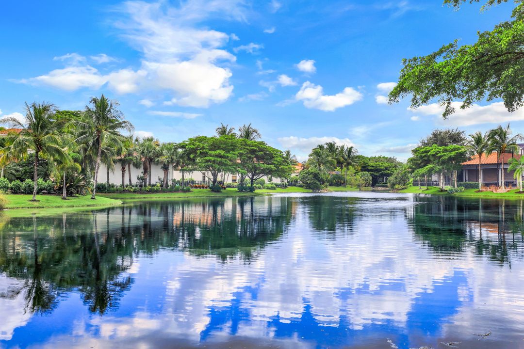 2228 Miramonte Ct, Naples, FL 34105