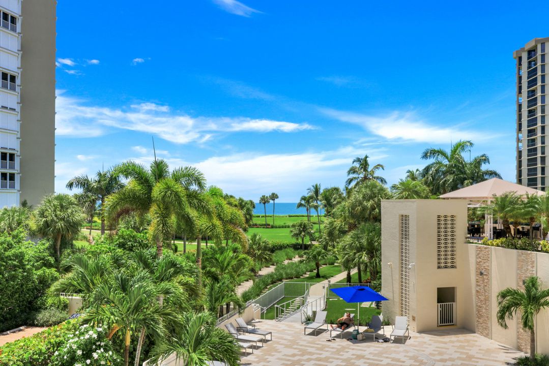 4451 Gulf Shore Blvd N #302, Naples, FL 34103