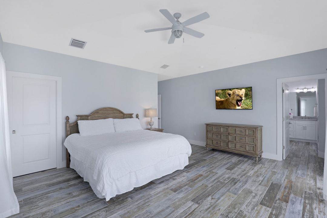 816 San Carlos Dr, Fort Myers Beach, FL 33931