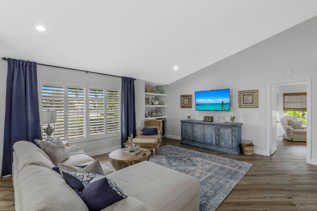 278 Seminole Ct, Marco Island, FL 34145