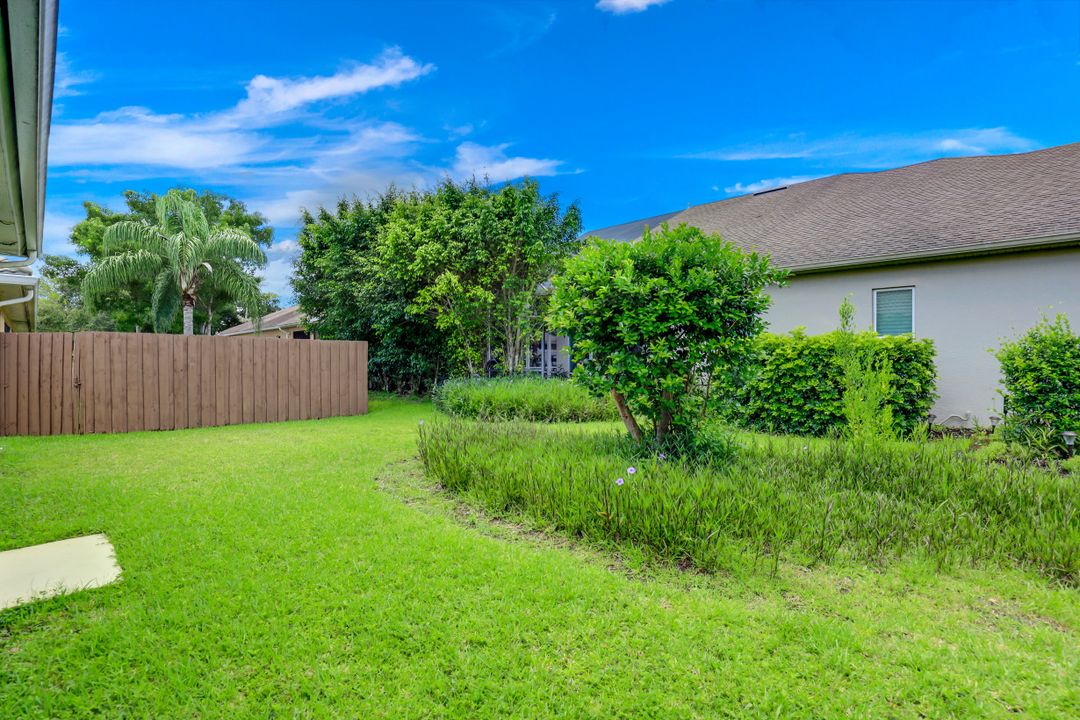 8546 Silk Oak Ln, Naples, FL 34119