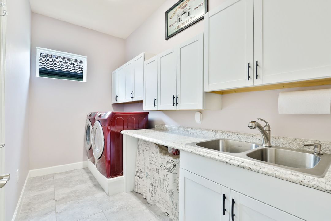 19657 Estero Pointe Ln, Fort Myers, FL 33908