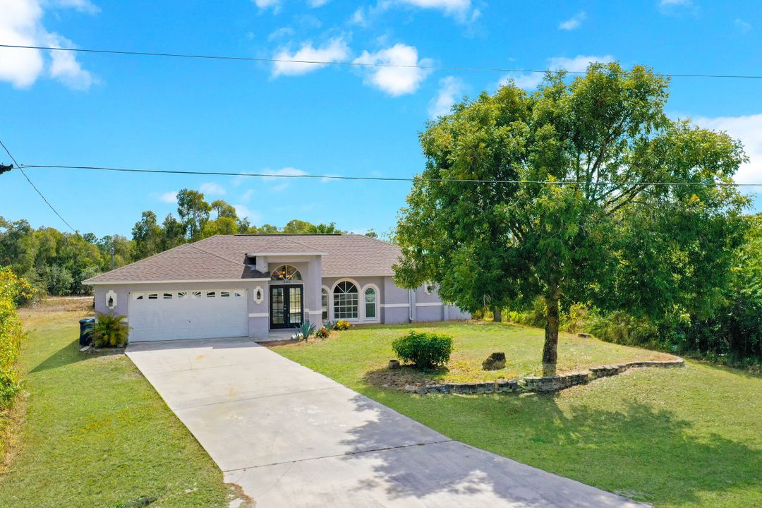 591 Pierre Cir, Lehigh Acres, FL 33974