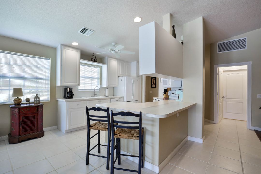 4209 St George Ln, Naples, FL 34119