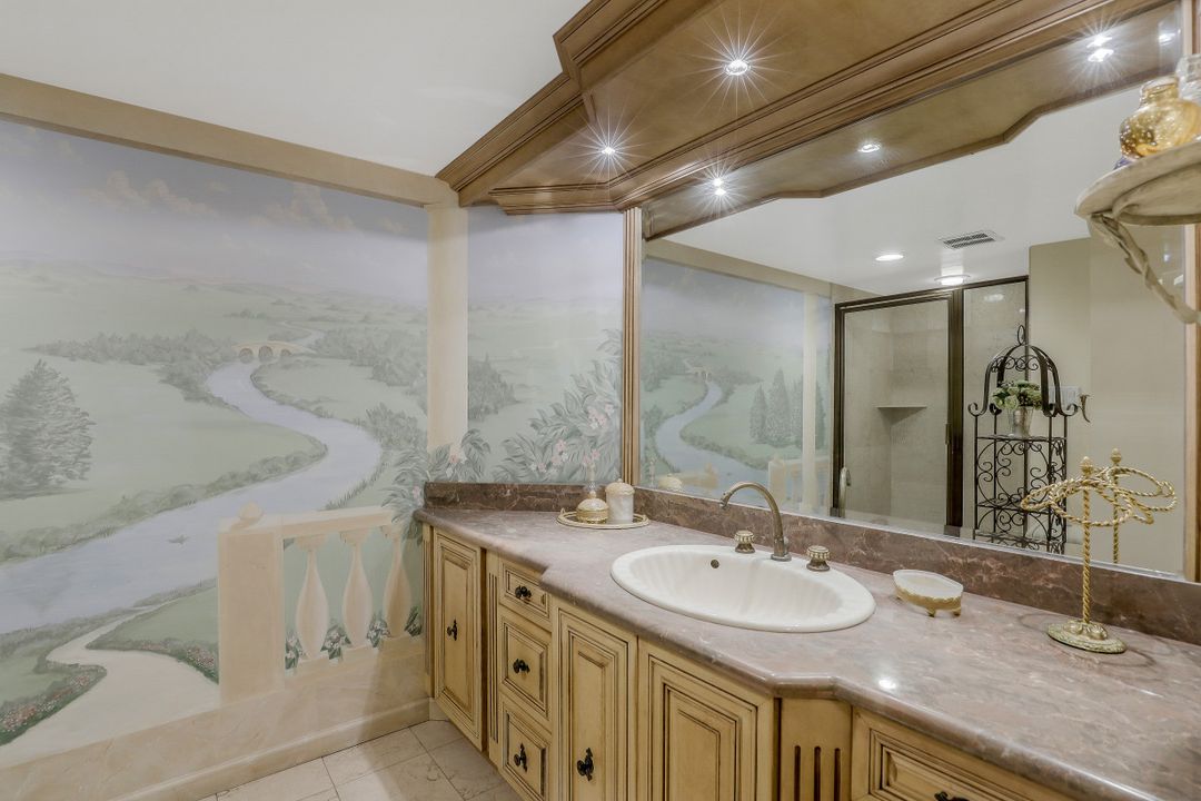 4551 Gulf Shore Blvd N #1003, Naples, FL 34103