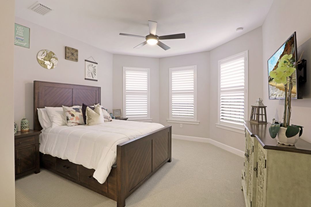 19332 Aqua Shore Dr, Fort Myers, FL 33913