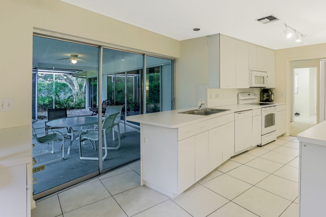 3888 Crayton Rd, Naples, FL 34103