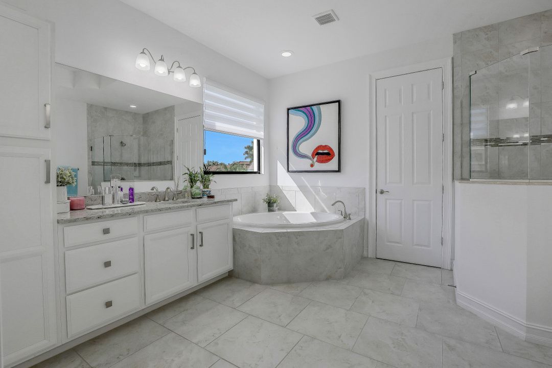 1527 Mockingbird Dr, Naples, FL 34120