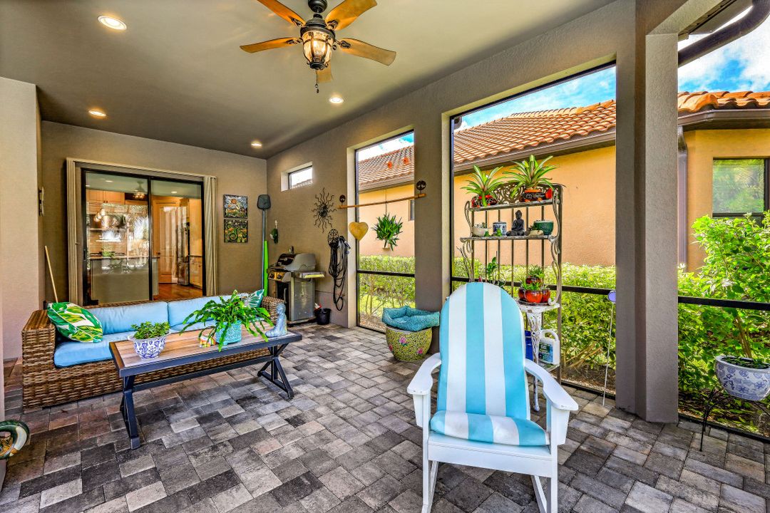 8447 Palacio Terrace W, Naples, FL 34114