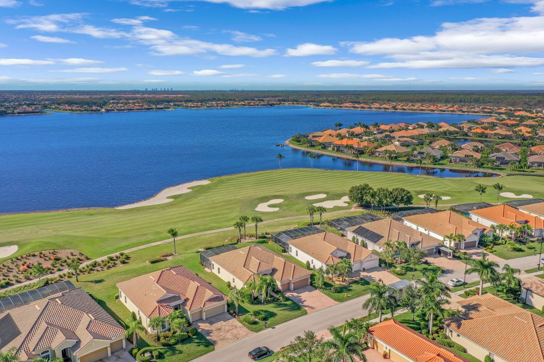 9005 Quarry Dr, Naples, FL 34120