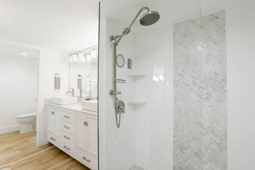 4451 Gulf Shore Blvd N #205, Naples, FL 34103