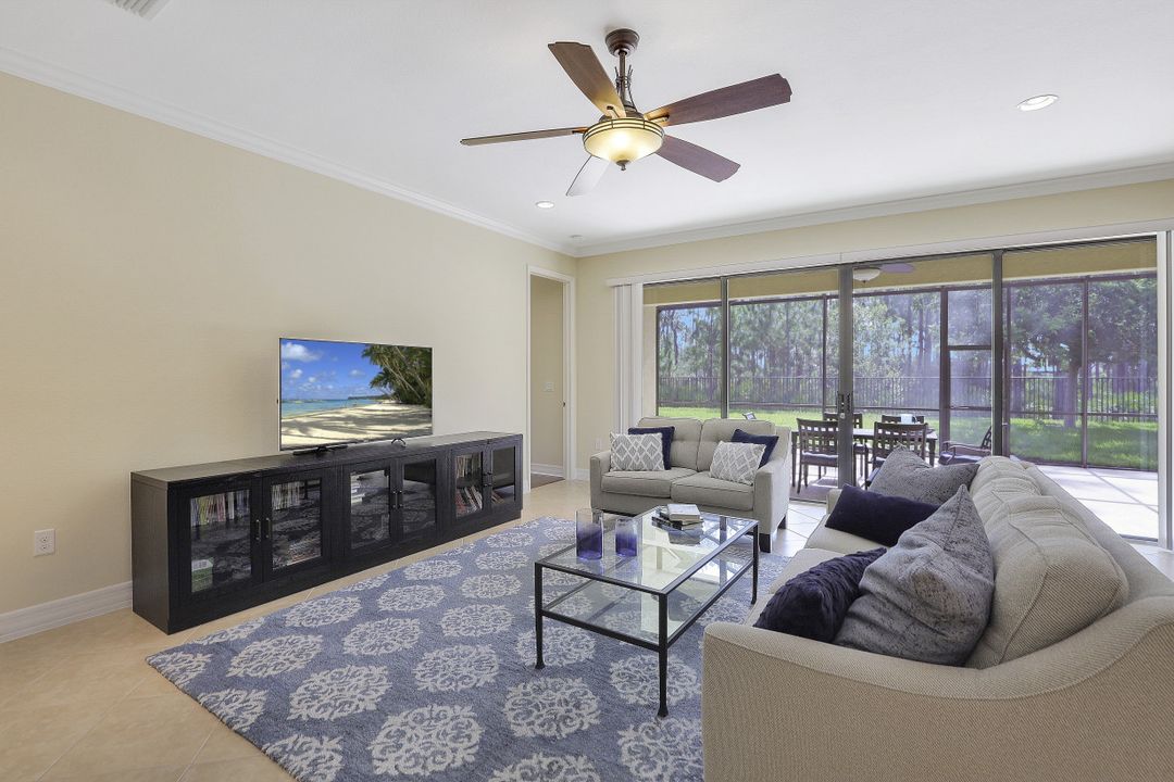 3896 Gibralter Dr, Naples, FL 34119