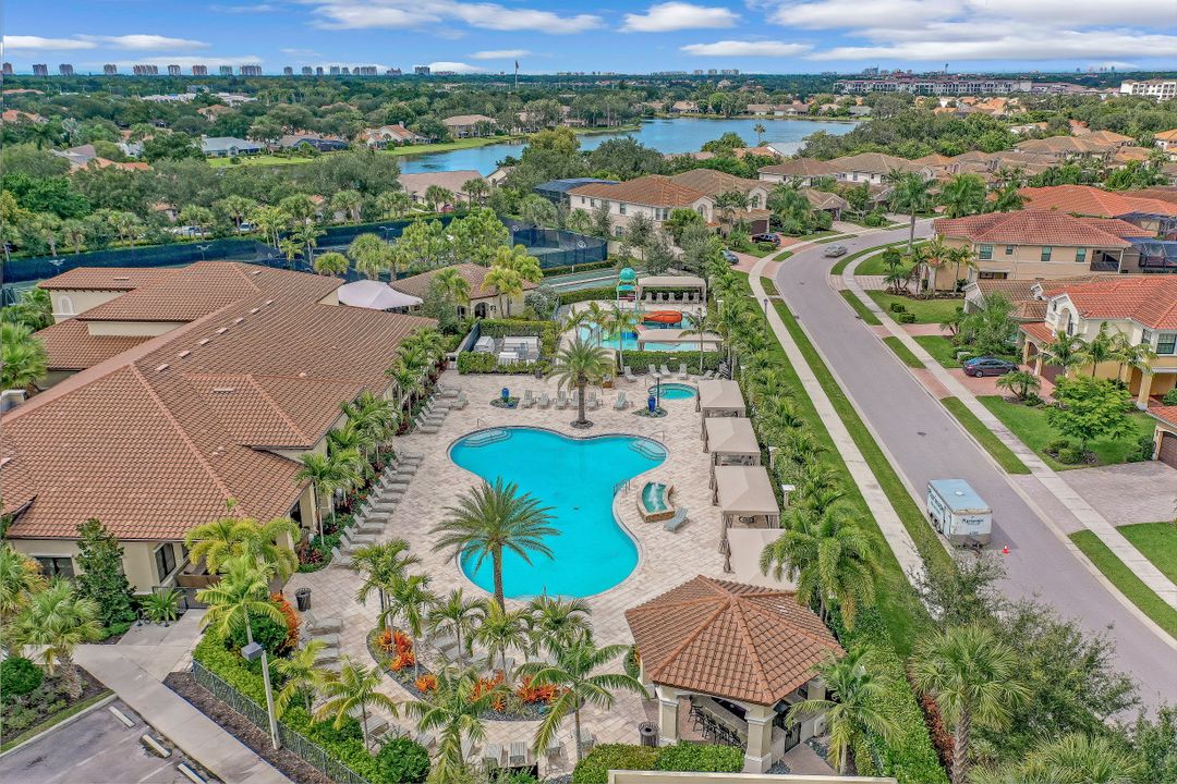 13395 Silktail Dr, Naples, FL 34109