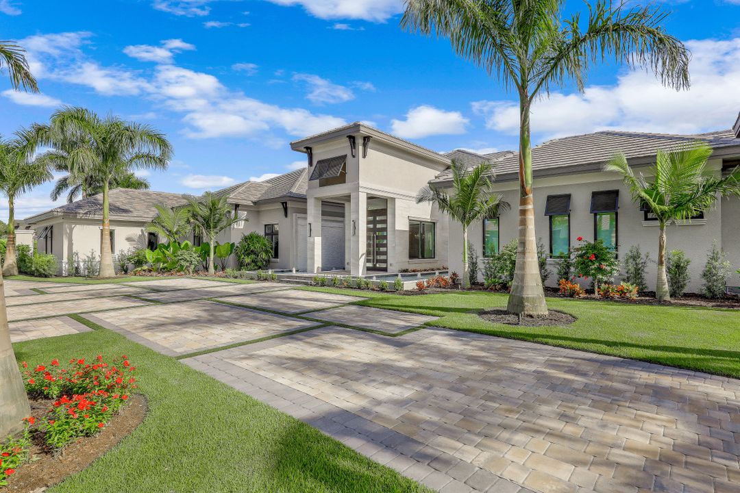 5937 Sunnyslope Dr, Naples, FL 34119