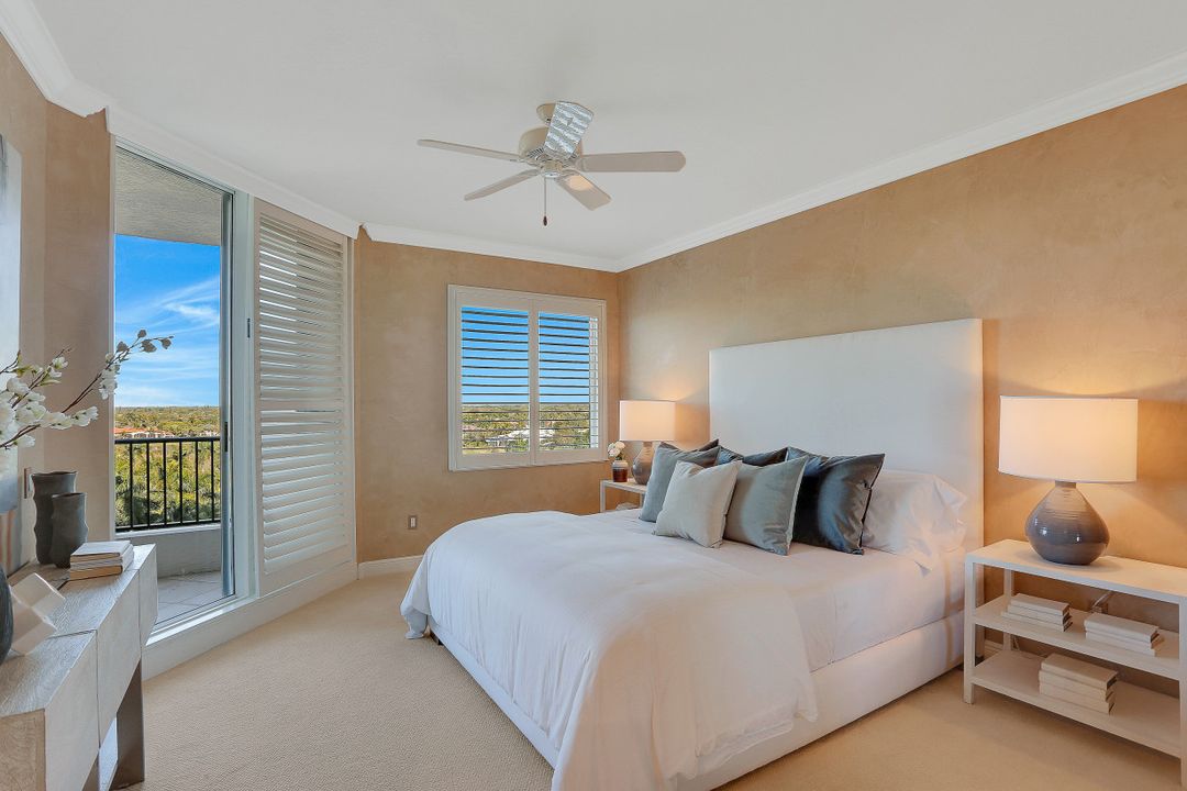 8960 Bay Colony Dr #703, Naples, FL 34108