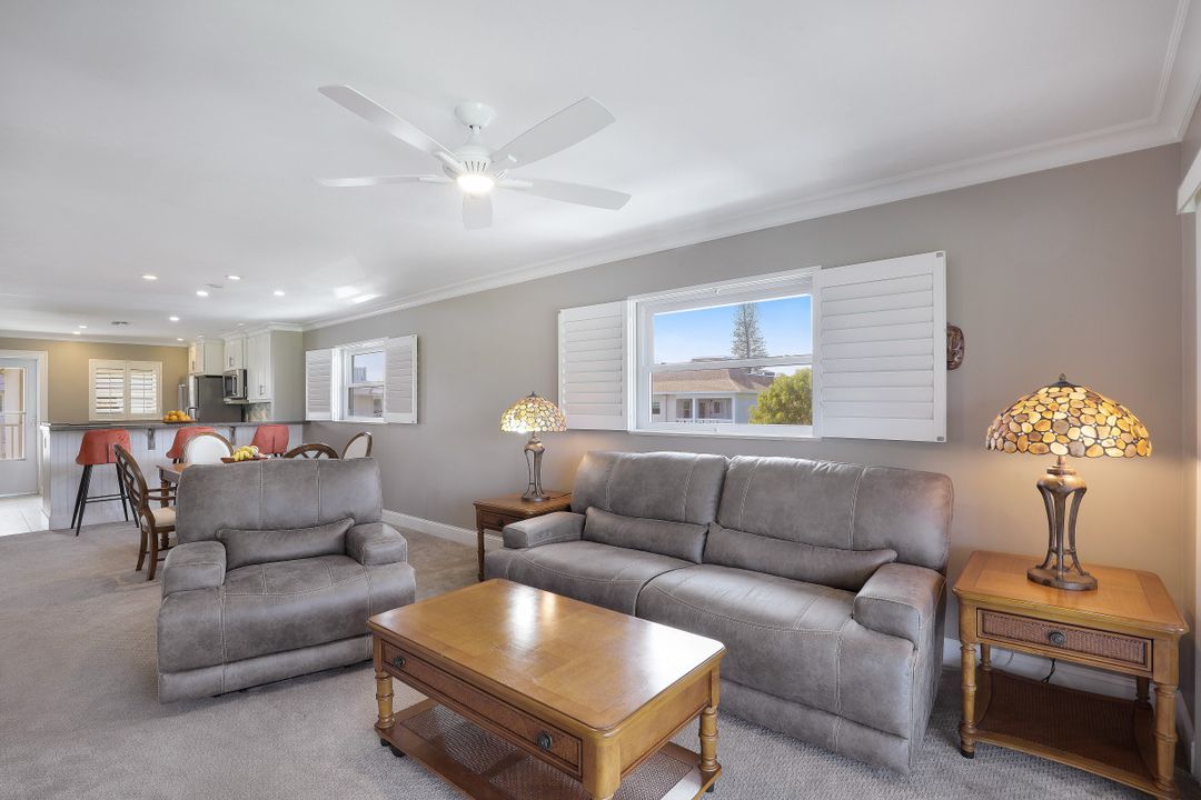 3150 Binnacle Dr #319, Naples, FL 34103