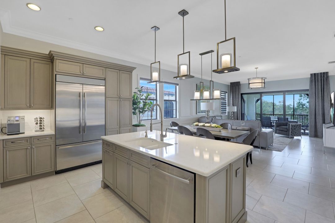 16386 Viansa Way #301, Naples, FL 34110