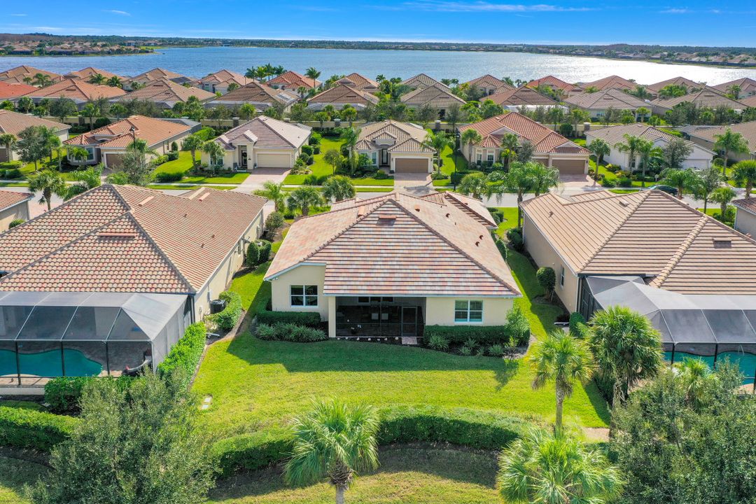 9319 Fieldstone Ln, Naples, FL 34120