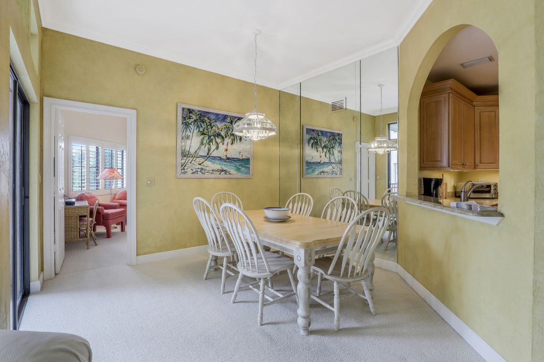 6525 Valen Way #202, Naples, FL 34108