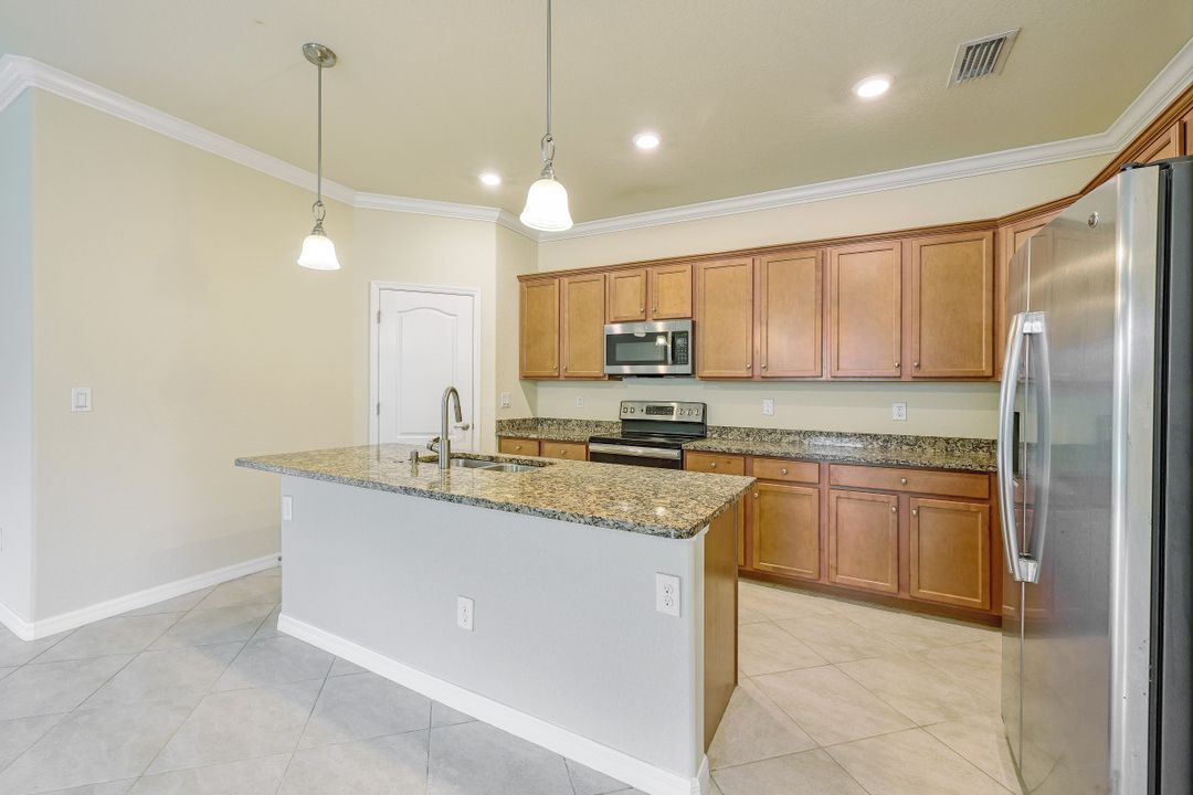 2565 Caslotti Way, Cape Coral, FL 33909