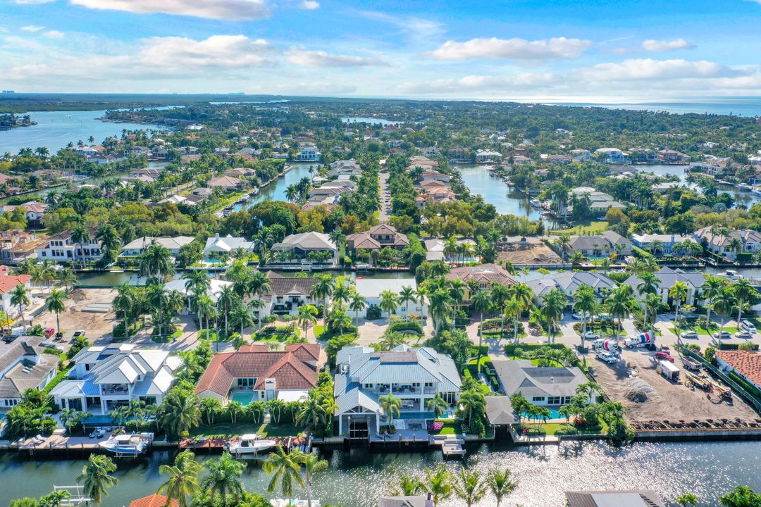 631 17th Ave S, Naples, FL 34102