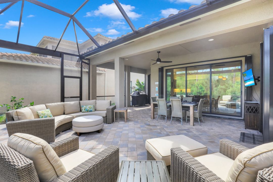 3367 Pacific Dr, Naples, FL 34119