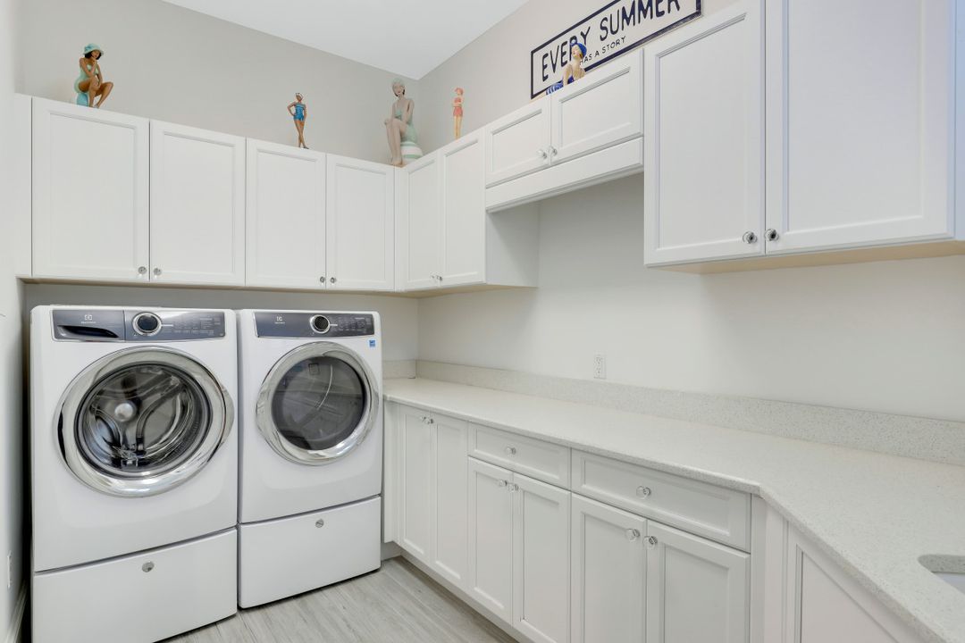 17413 Via Lugano Ct, Miromar Lakes, FL 33913