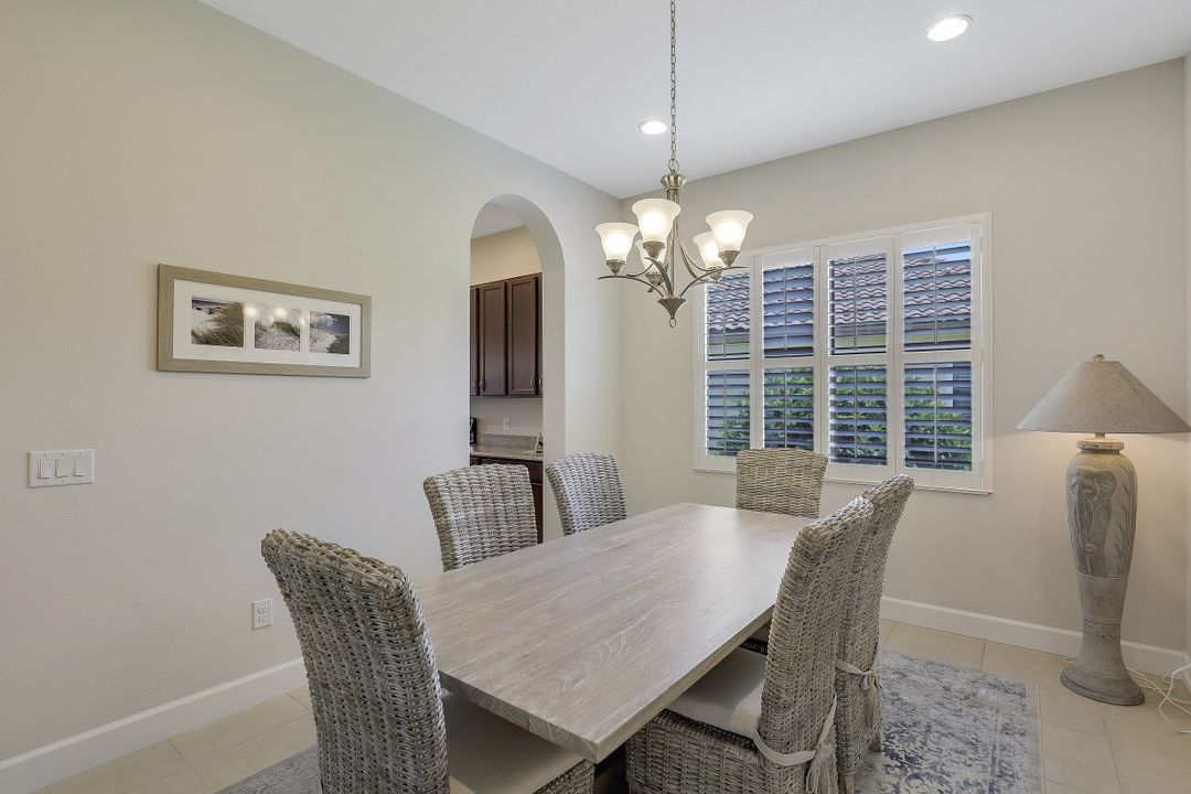 9220 Isla Bella Cir, Bonita Springs, FL 34135