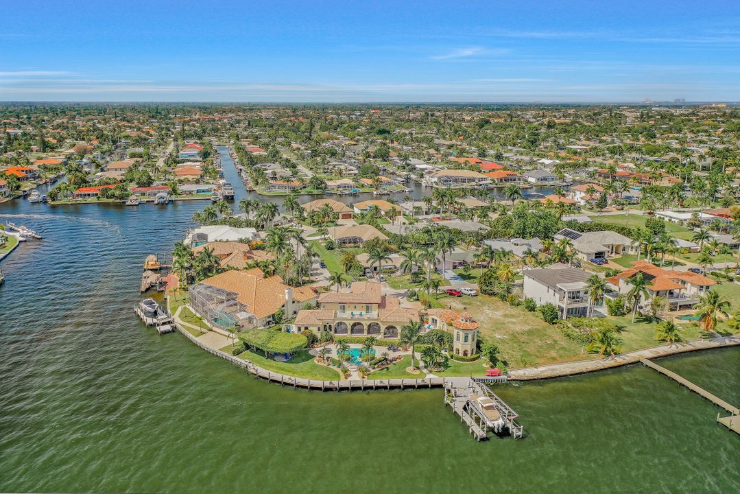 518 Coral Dr, Cape Coral, FL 33904