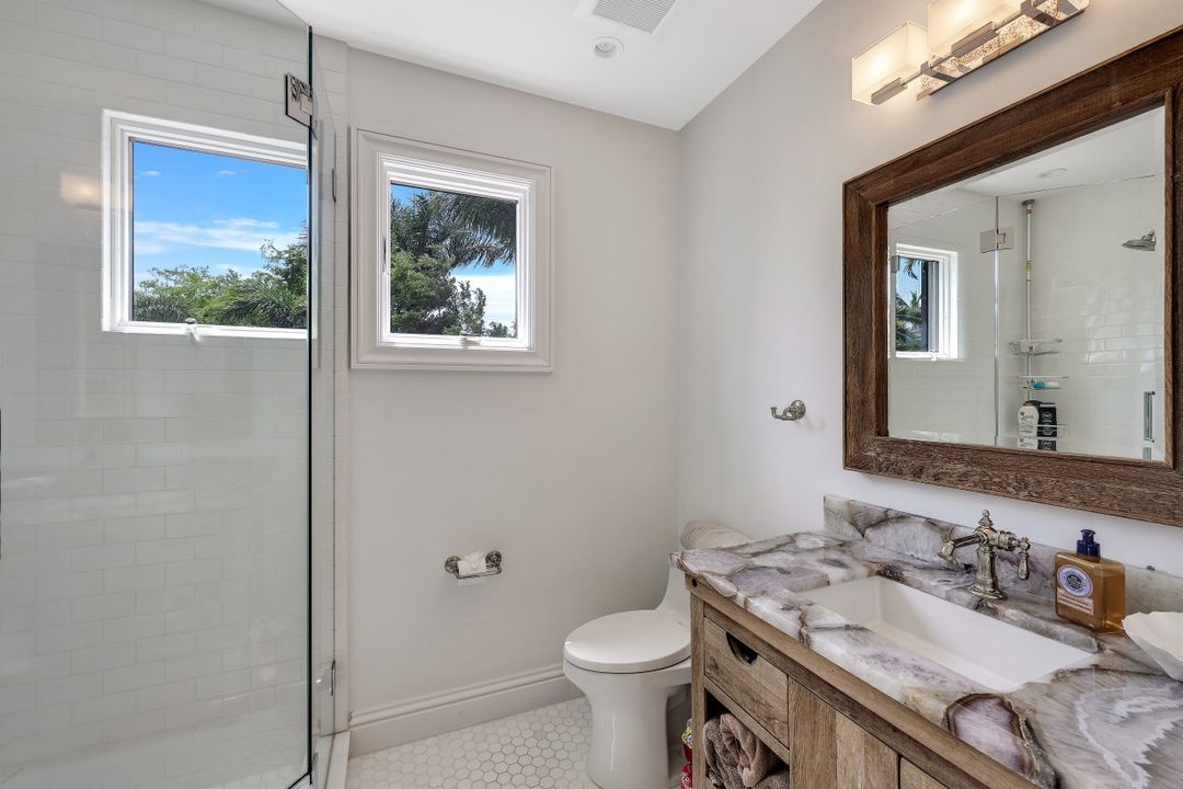 970 Aqua Cir, Naples, FL 34102