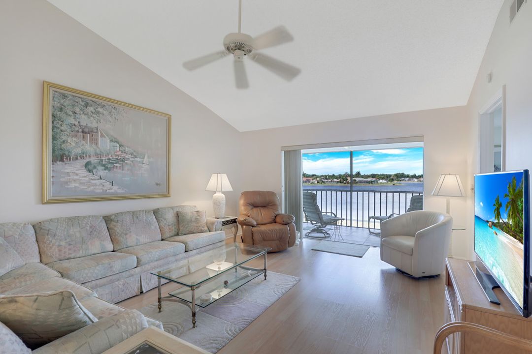 517 Mardel Dr #208, Naples, FL 34104