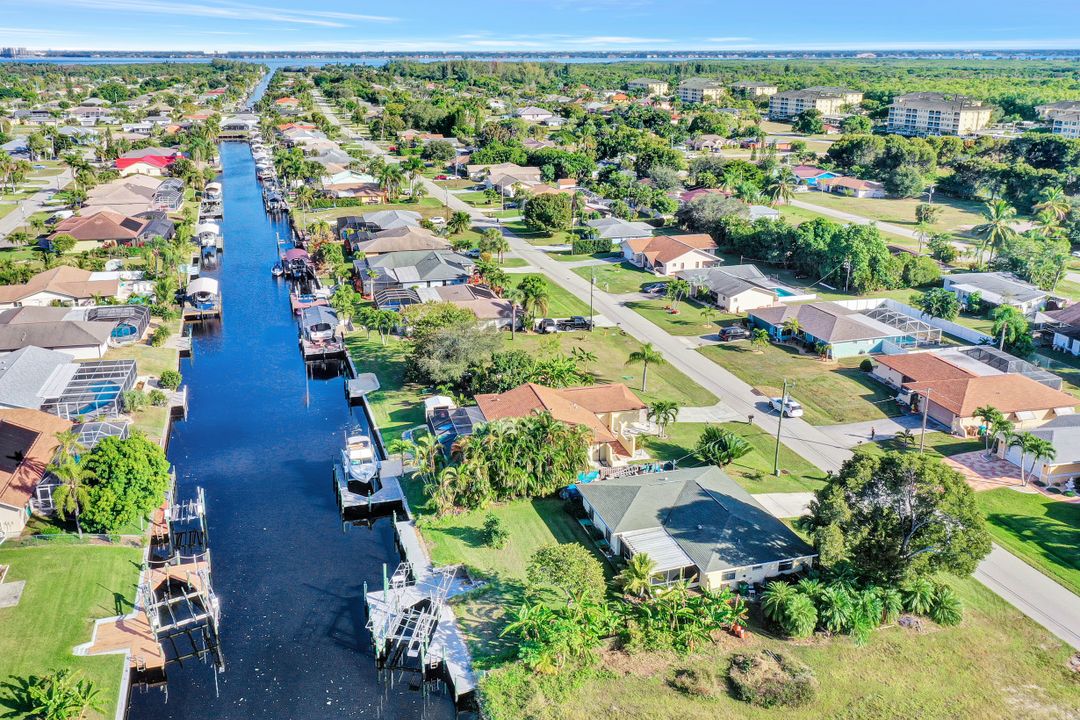1803 SE 16th St, Cape Coral, FL 33990