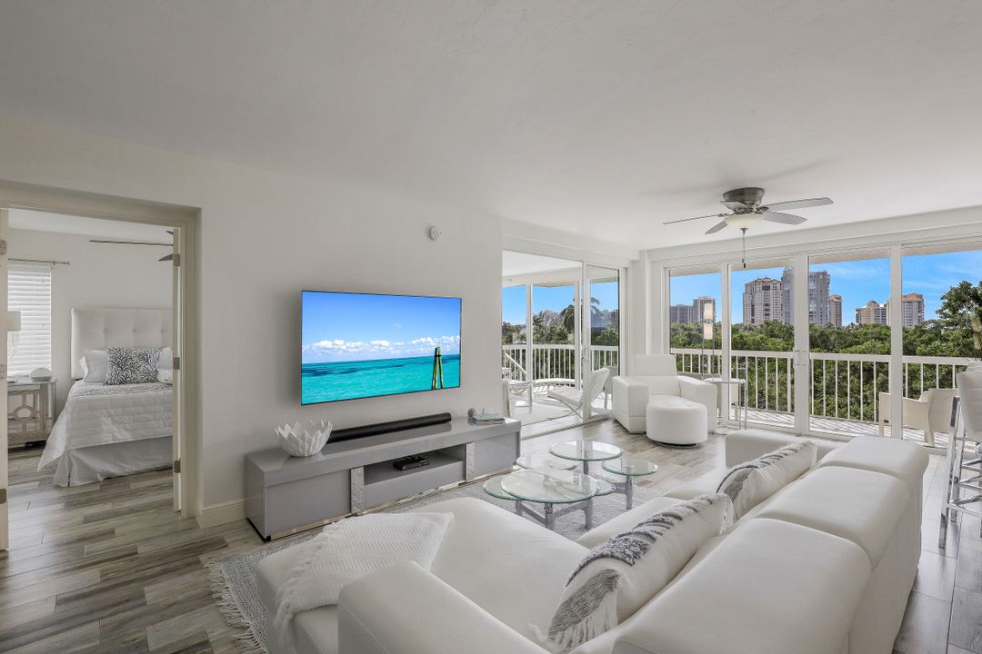 5501 Heron Point Dr #301, Naples, FL 34108