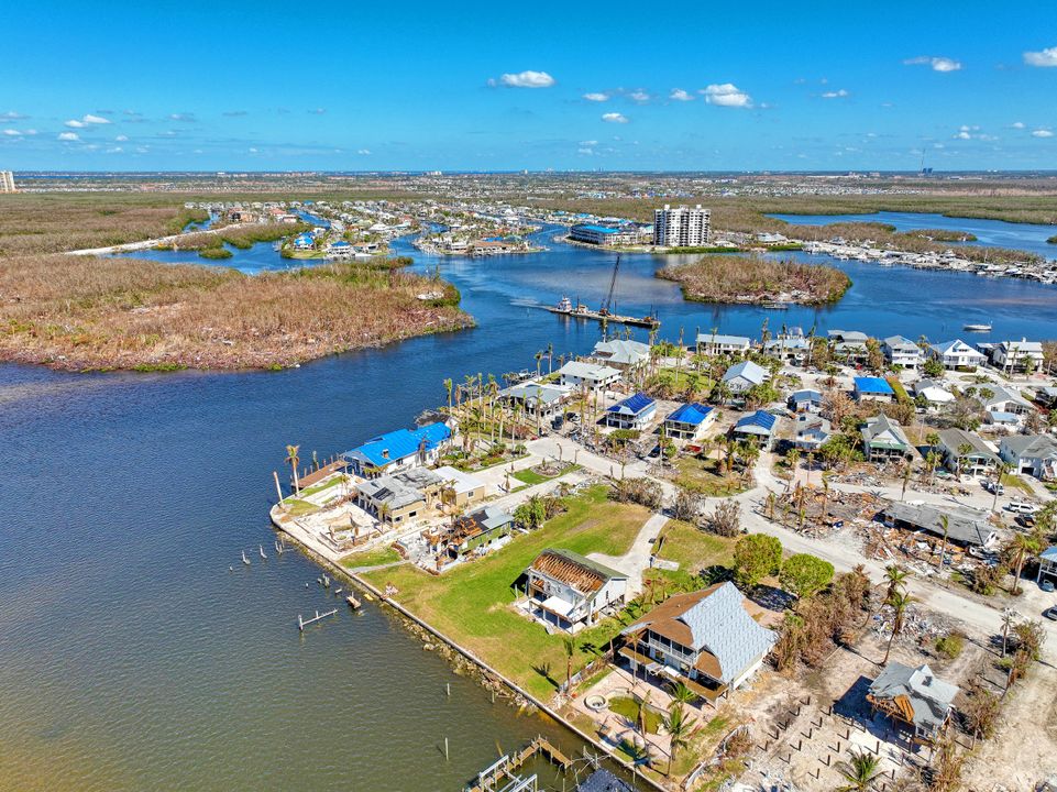 932 San Carlos Dr, Fort Myers Beach, FL 33931