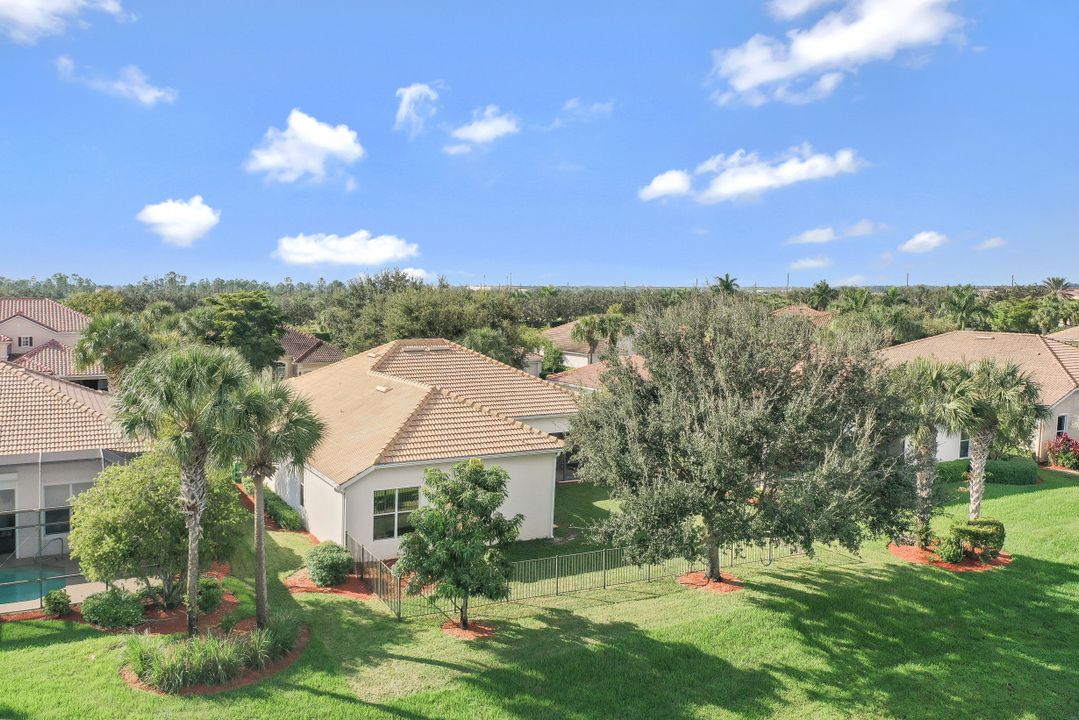 2058 Mandarin Ln, Naples, FL 34120