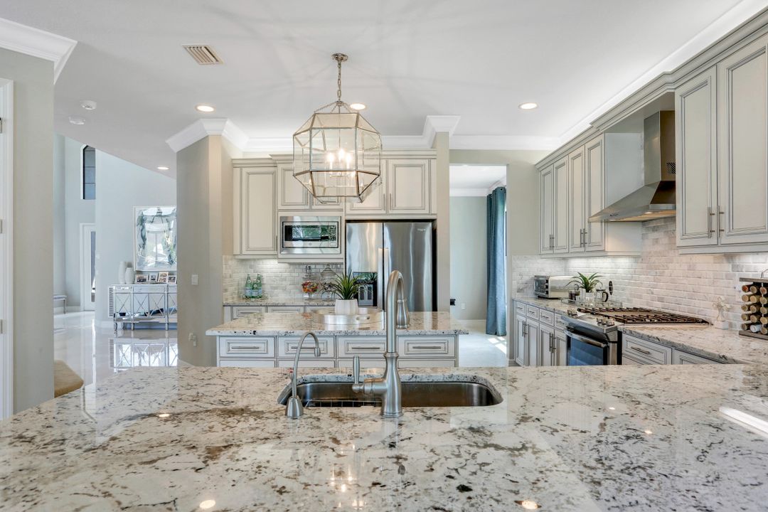 4600 Azalea Dr, Naples, FL 34119