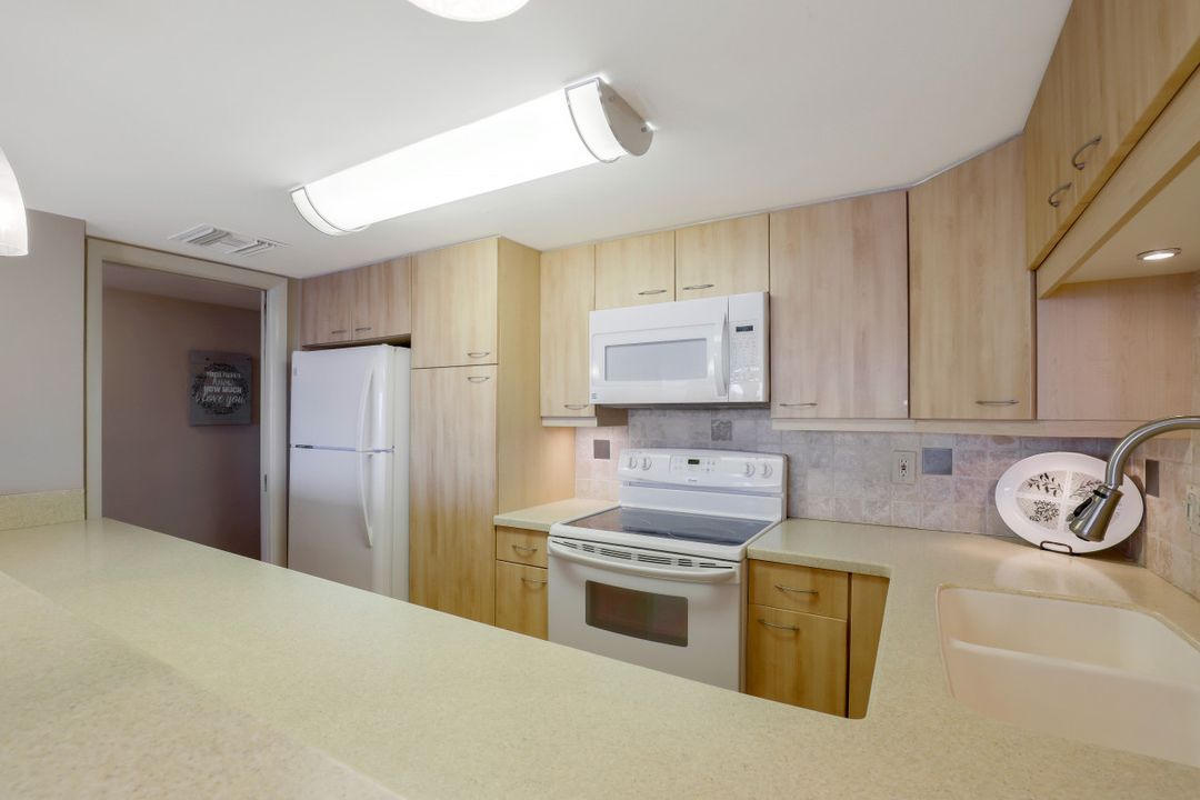 1900 Clifford St #603, Fort Myers, FL 33901