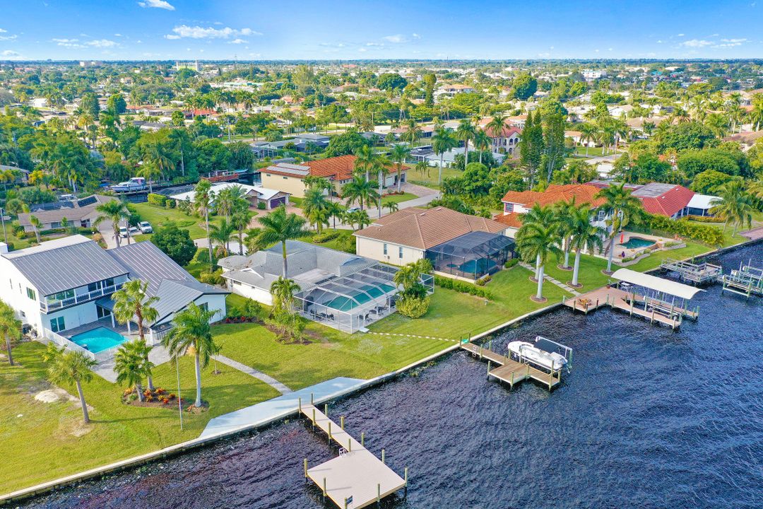 5261 Nautilus Dr, Cape Coral, FL 33904