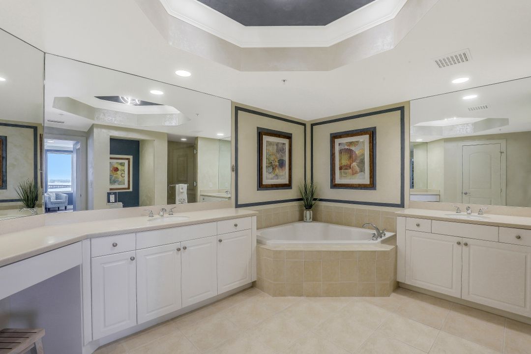 2090 W First St #808, Fort Myers, FL 33901