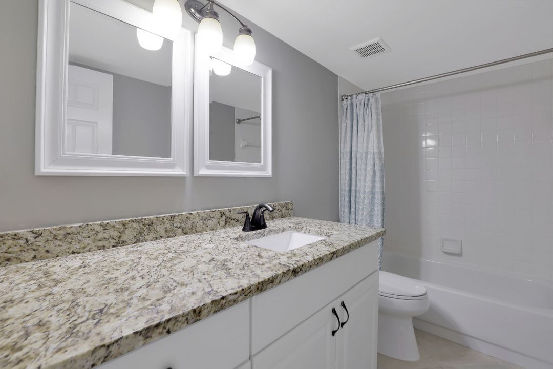 9605 Crescent Garden Dr, Naples, FL 34109