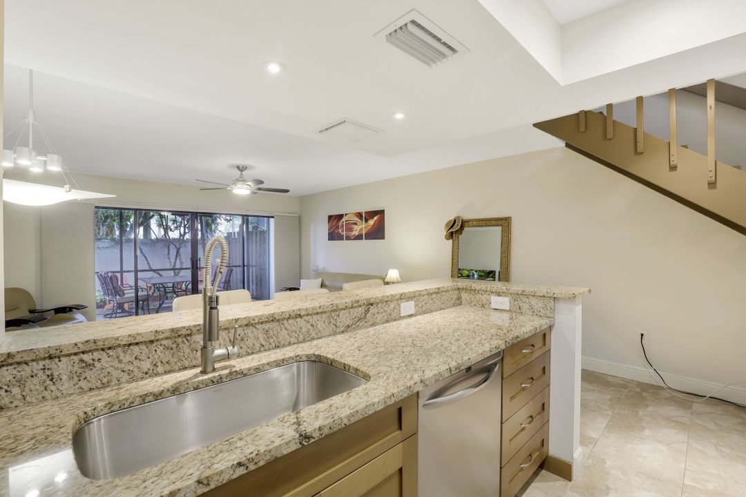 879 Meadowland Dr #O, Naples, FL 34108