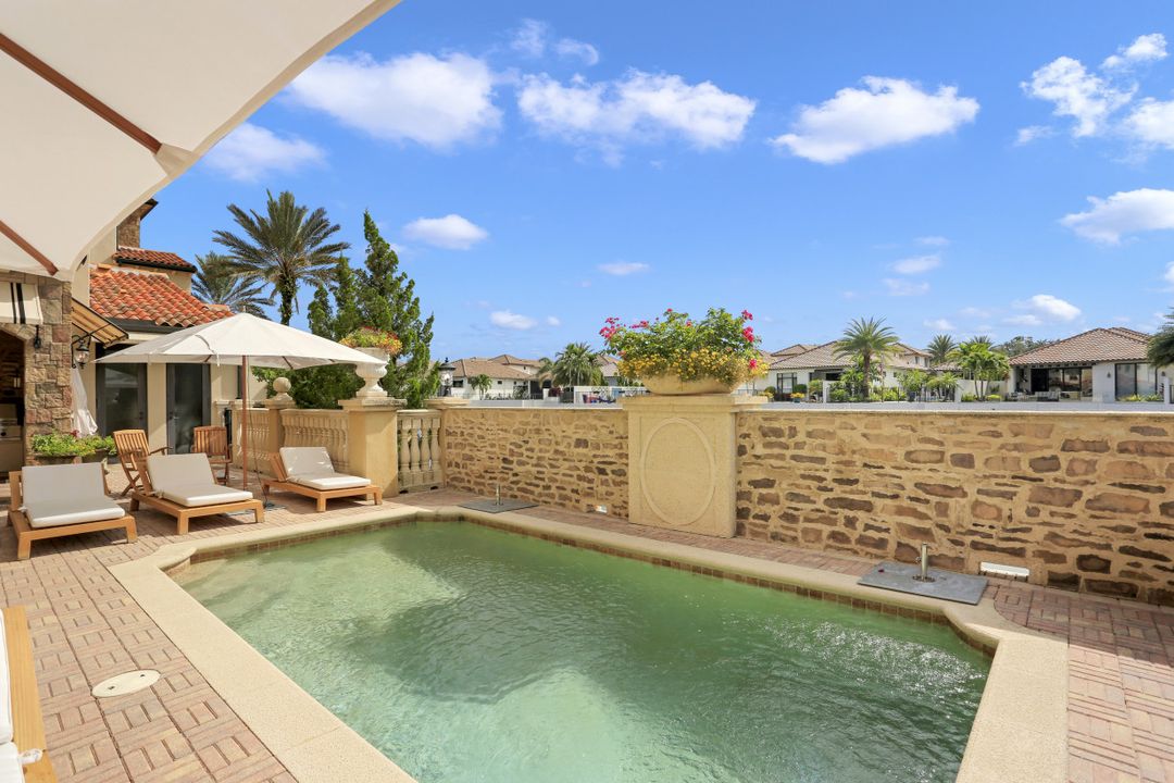 16649 Toscana Cir #806, Naples, FL 34110