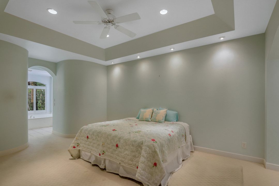 630 Via Mezner #1001, Naples, FL 34108