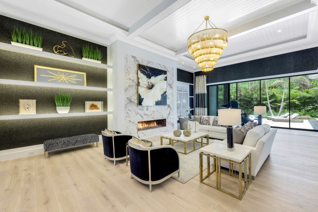 359 Warwick Way, Naples, FL 34110
