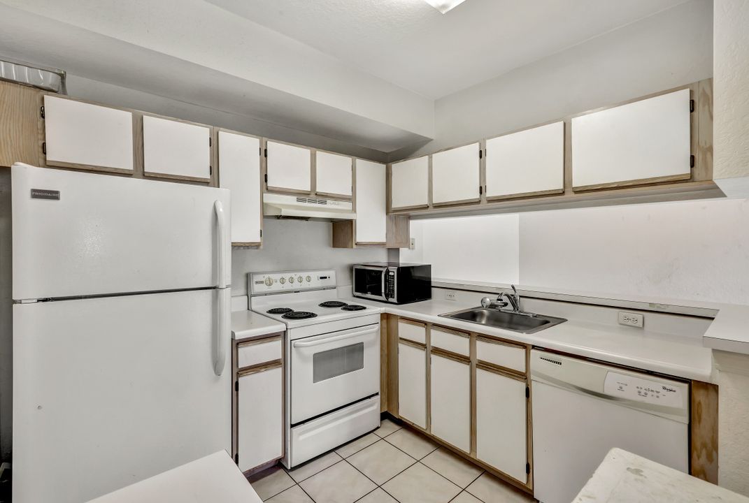 6400 Aragon Way #206, Fort Myers, FL 33966