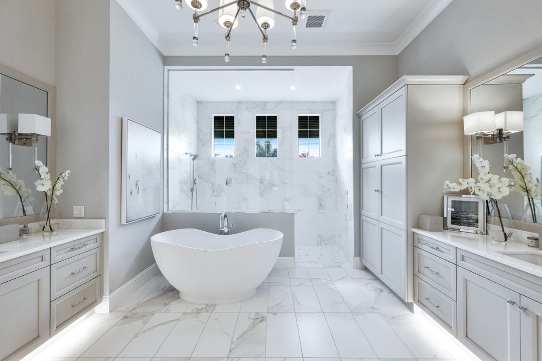 603 West St, Naples, FL 34108